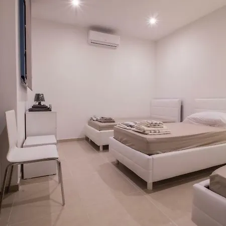 Ocean Gardens, B3 *