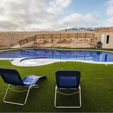 Ocean Gardens, B3 Apartment *